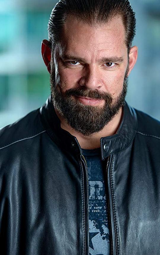 德里克·罗素 Derek Russo