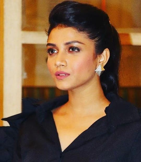 索罗森妮·莫伊特罗 Sauraseni Maitra