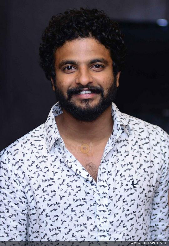 尼拉吉·马达夫 Neeraj Madhav