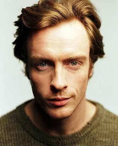 托比·斯蒂芬斯 Toby Stephens