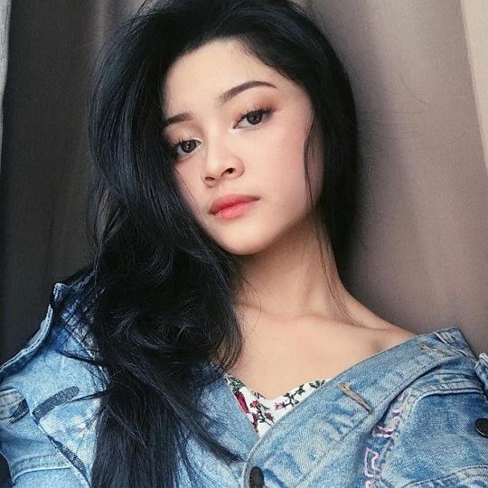 世璃子·安吉莉娜 Yoriko Angeline