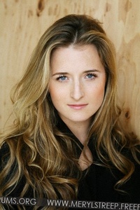 格蕾丝·古默 Grace Gummer