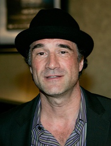 伊莱亚斯·科泰斯 Elias Koteas