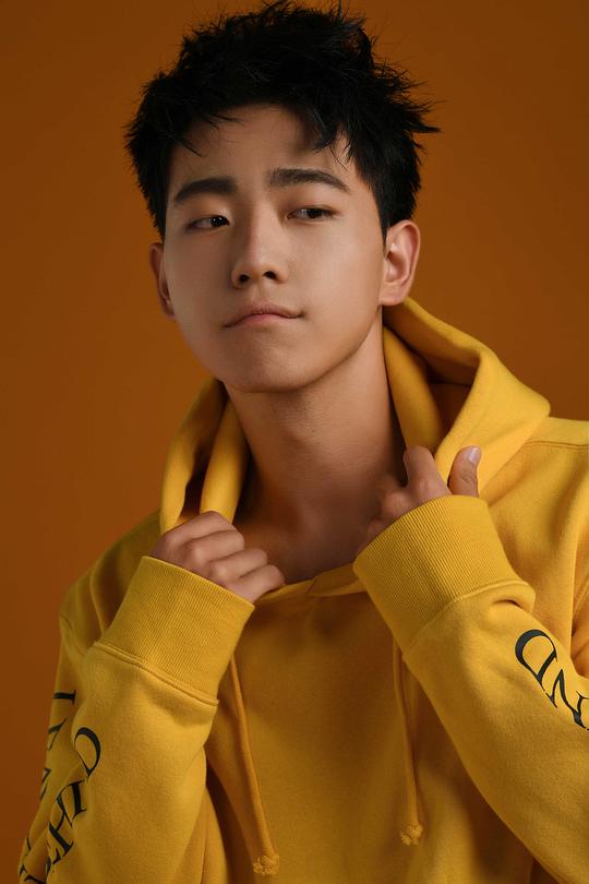 甄子琦 Ziqi Zhen