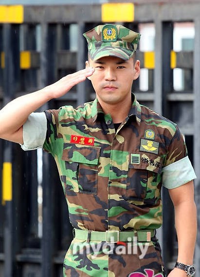 李正 Lee Jung