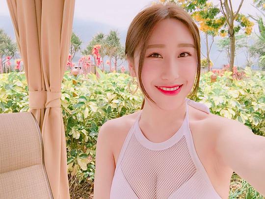 胡燕婷 Yanting Hu