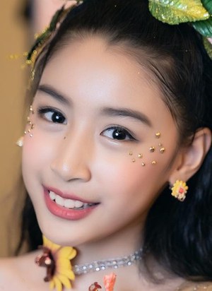 苏帕甘·鹏哲拉 Supapat Phoncharoenrat