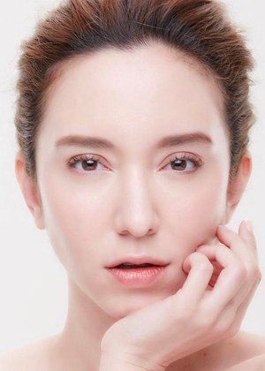 克劳迪娅·查可拉班杜·那·阿育他亚 Claudia Chakrabandhu Na Ayudya