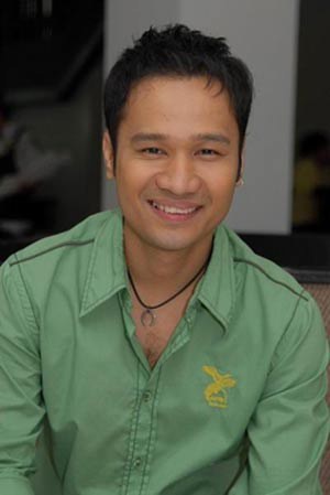 奔扎鹏·彻吾亚隆 Benjapol Cheuyaroon