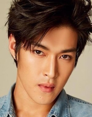 坤纳荣·帕拉德乐 Khunnarong Pratesrat