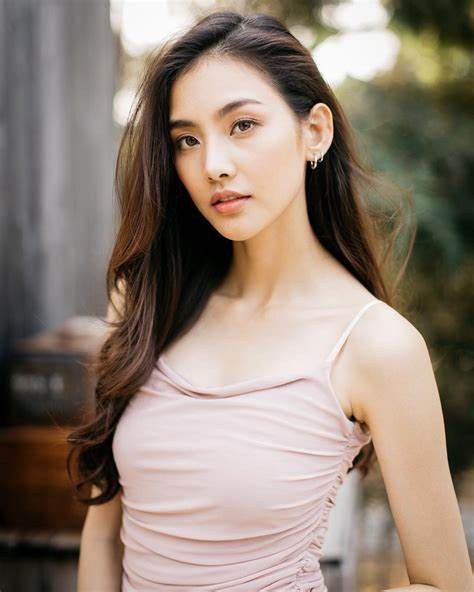 瓦拉塔雅·翁差亚朋 Waratthaya Wongchayaporn