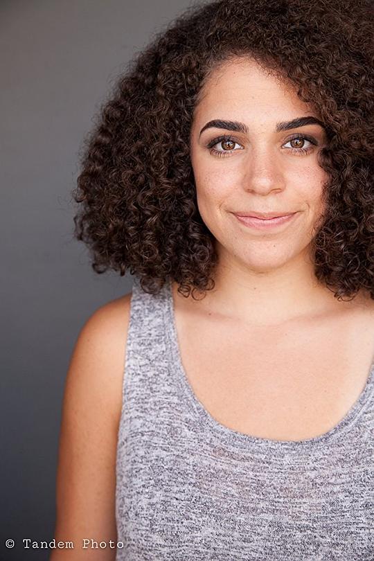 季米亚·贝珀妮雅 Kimia Behpoornia