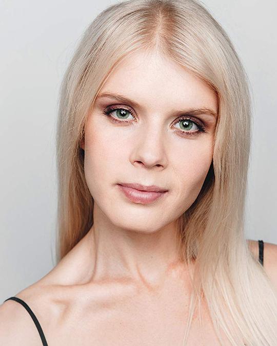 阿里娜·汤姆尼科夫 Alina Tomnikov