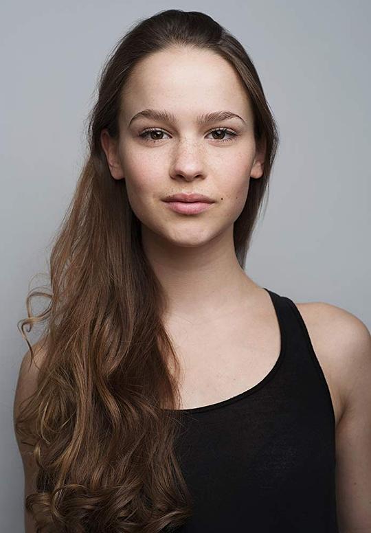 克拉拉·卢嘉 Clara Rugaard