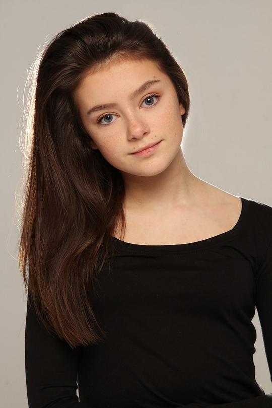 莉莉-罗斯·阿斯兰欧杜 Lily-Rose Aslandogdu