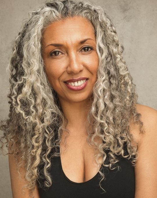莱斯利·艾文 Lesley Ewen