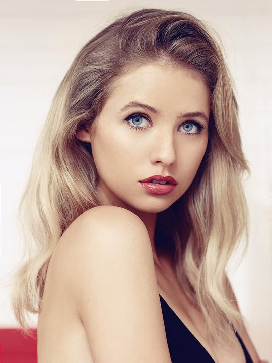 卡珊卓·克莱蒙提 Kassandra Clementi