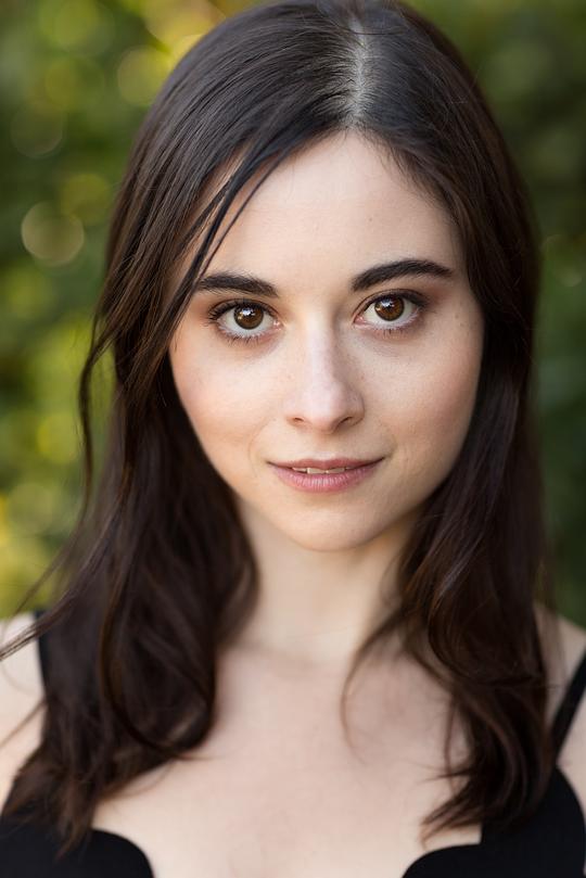 克莱尔·克尼亚兹 Claire Kniaz