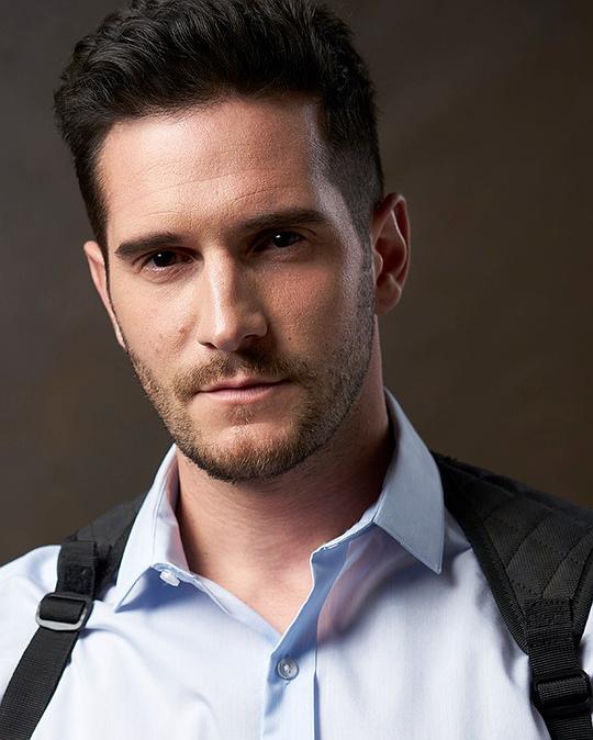 尼克·阿波斯托莱德斯 Nick Apostolides