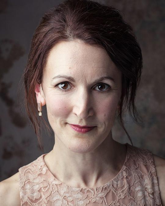 凯特·拉塞尔-史密斯 Kate Russell-Smith