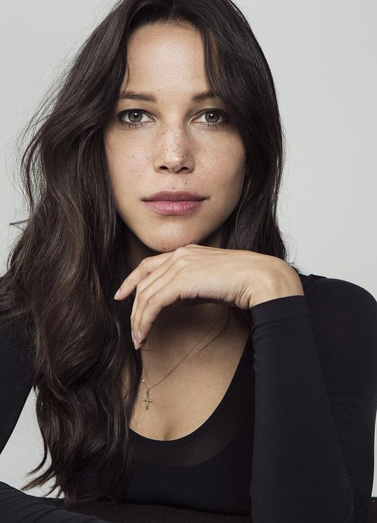 卡罗琳·福特  Caroline Ford