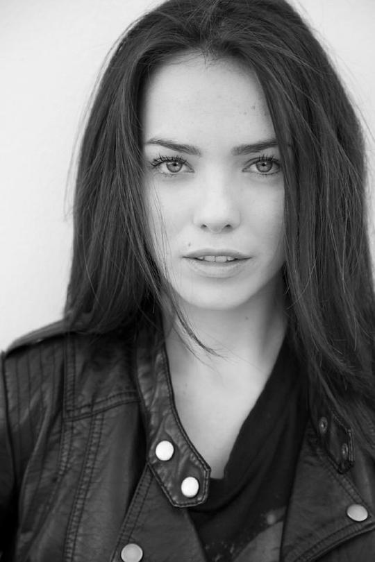 杰玛·达兰德 Jemma Dallender