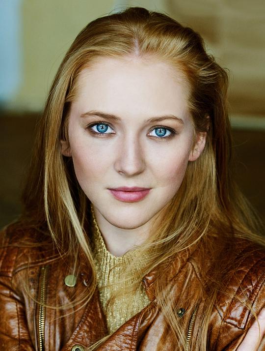 吉娜·斯蒂比茨 Gina Stiebitz