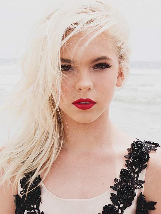 乔达恩·琼斯 Jordyn Jones