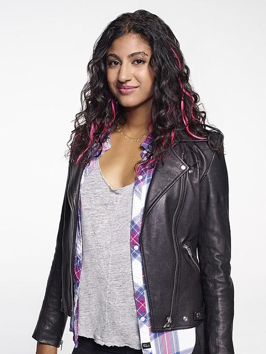 维拉.洛弗尔 Vella Lovell