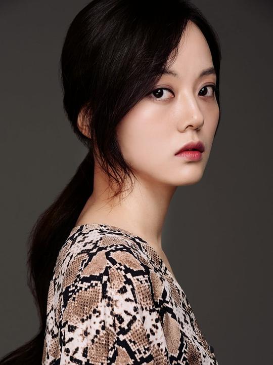 Hyun-ji Go  Hyun-ji Go