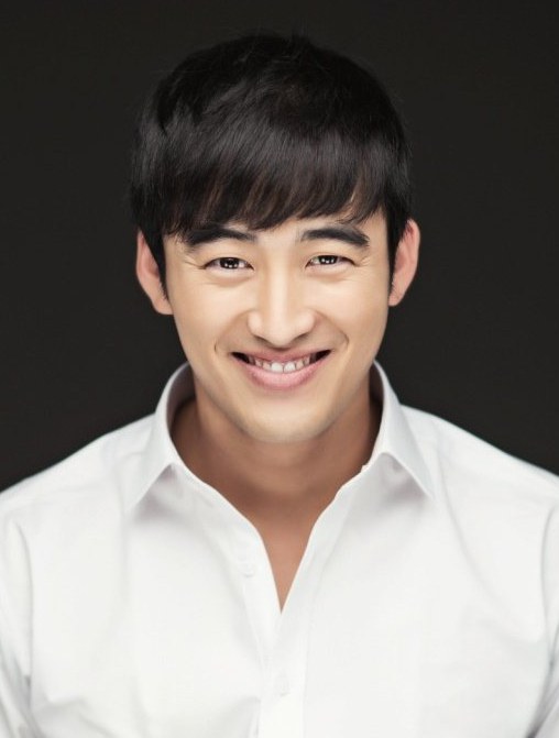 郑成允 Sung-yoon  Jung