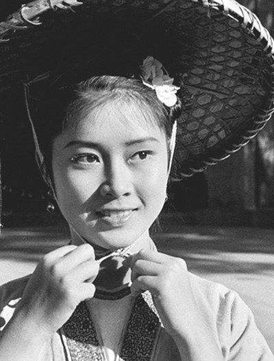 黄婉秋 Wanqiu Huang