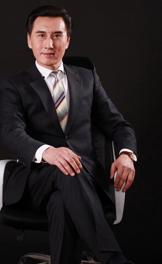 黄立君 Lijun Huang
