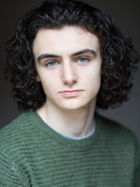 劳埃德·豪威尔斯 Lloyd Howells