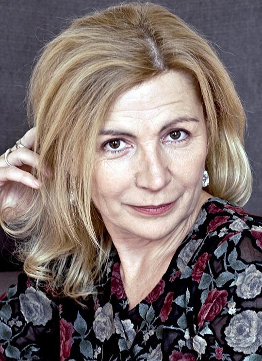 伊莎琳德·吉奥瓦吉利 Isalinde Giovangigli