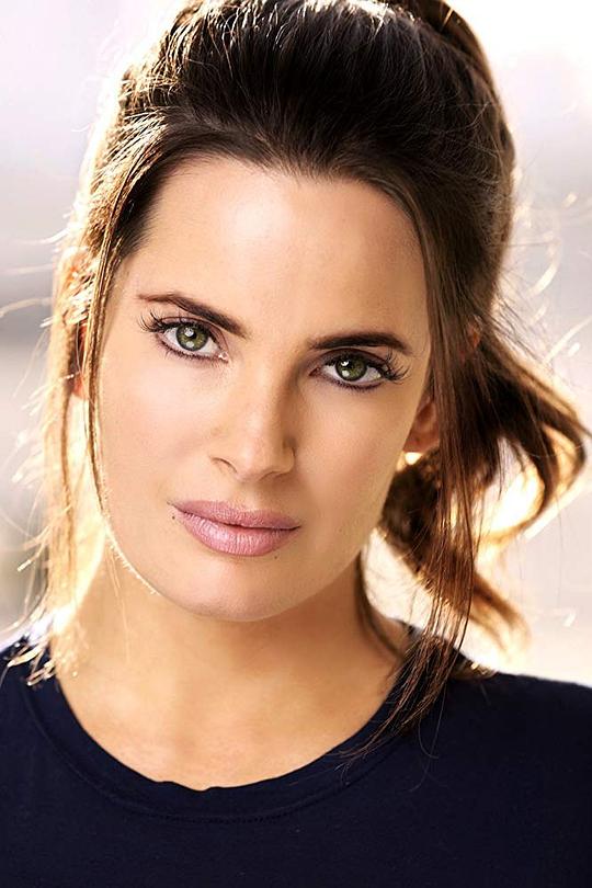 杰西卡·乌波拉佳 Jessica Uberuaga