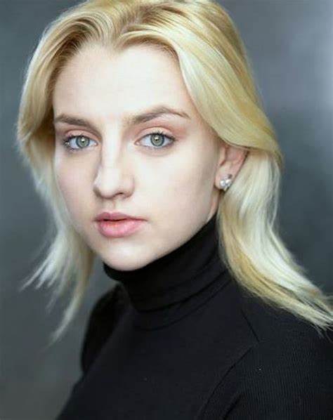 克劳迪娅·格雷斯·麦凯尔 Claudia Grace Mckell