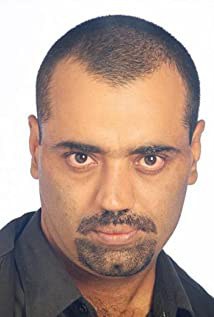 维克·阿休亚 Vicky Ahuja