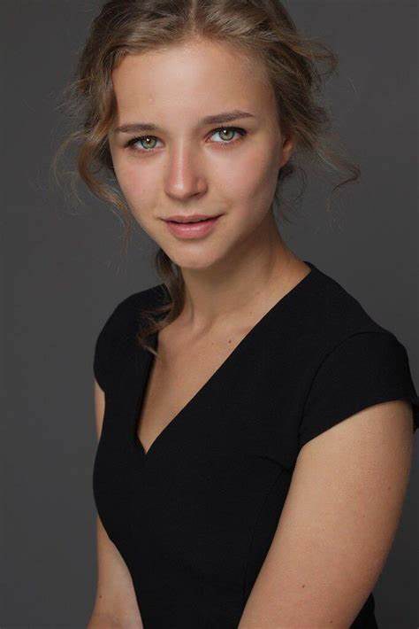 卢博夫·康斯坦丁诺娃 Lubov Konstantinova