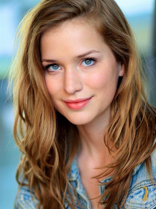 伊丽莎白·莱尔 Elizabeth Lail