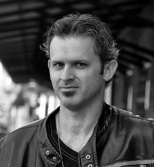 古斯塔沃·奥尔蒂斯 Gustavo I. Ortiz