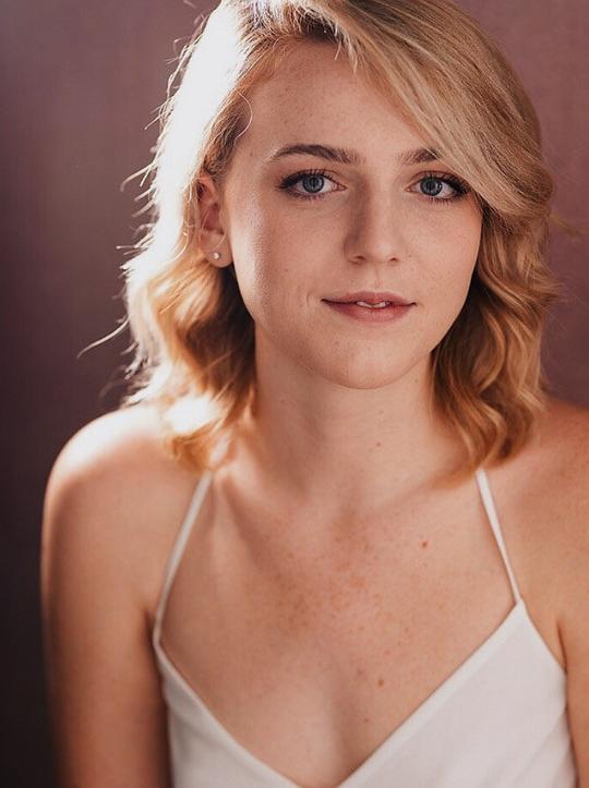 凯莉·戈尔登 Kelly Golden