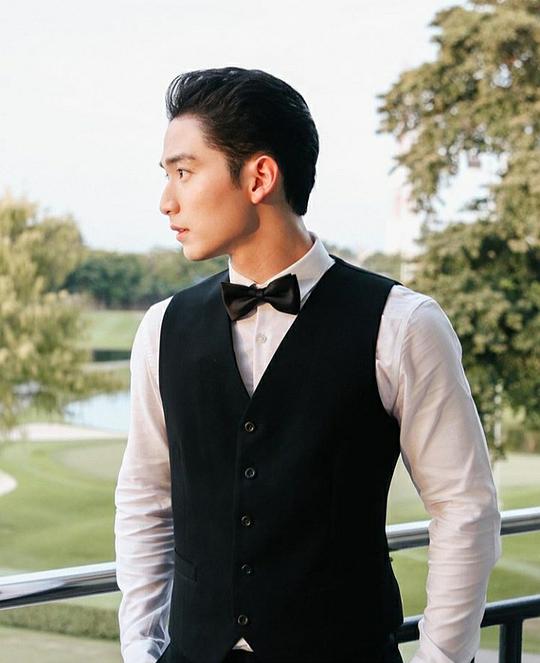 阿皮维特·杰克瑟蒙克尔 Apiwit Jakthreemongkol