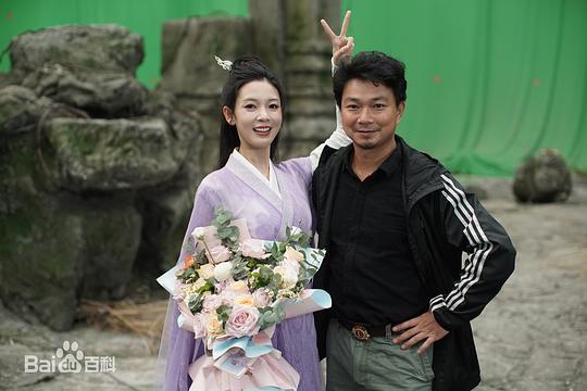 黄壮秋 Zhuangqiu Huang