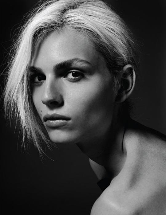 安德莉亚·佩伊奇 Andreja Pejic