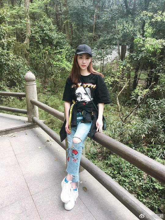 李靓颖 Liangying Li