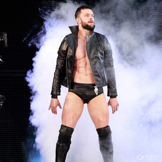 芬·巴洛尔 Finn Balor