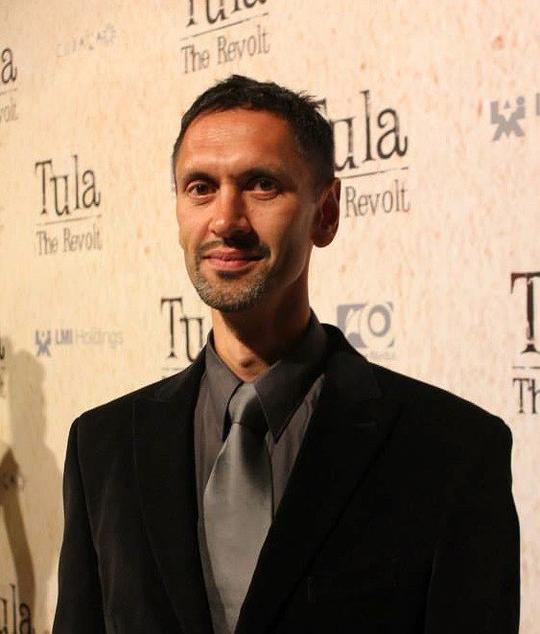 保罗·巴泽利 Paul Bazely