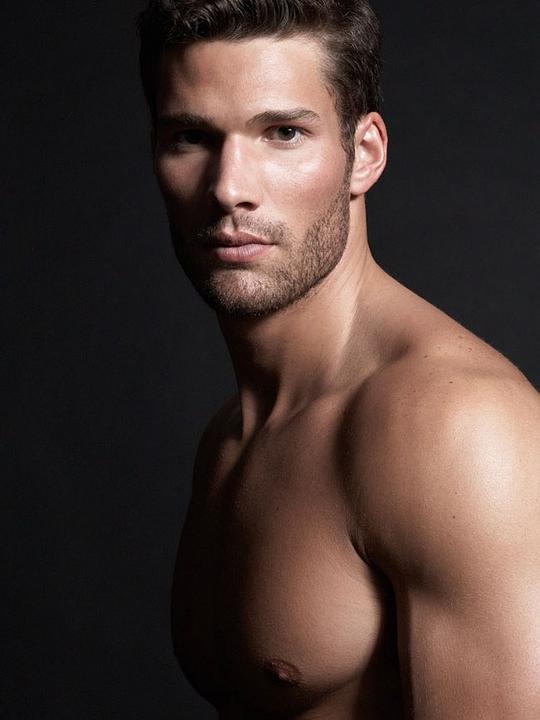 亚伦·奥康奈尔 Aaron O'Connell