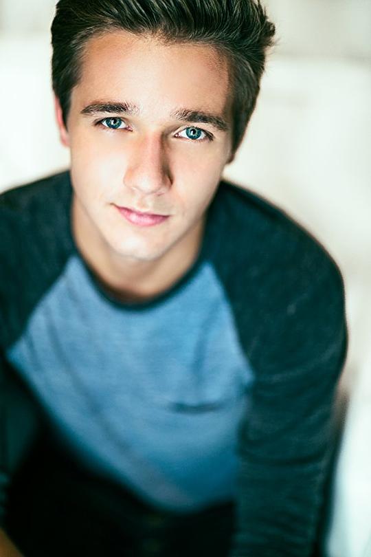 拉斯廷·格雷苏克 Rustin Gresiuk